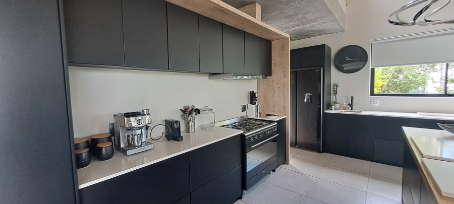 To Let 4 Bedroom Property for Rent in Brackenridge Western Cape